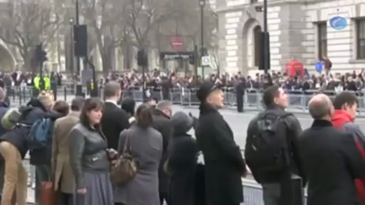 Miles de personas despiden a Margaret Thatcher en Londres