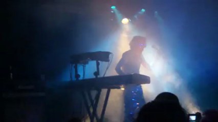 MARTIN REV Tune up followed by first track of set. Corsica Studios, London, 2013.