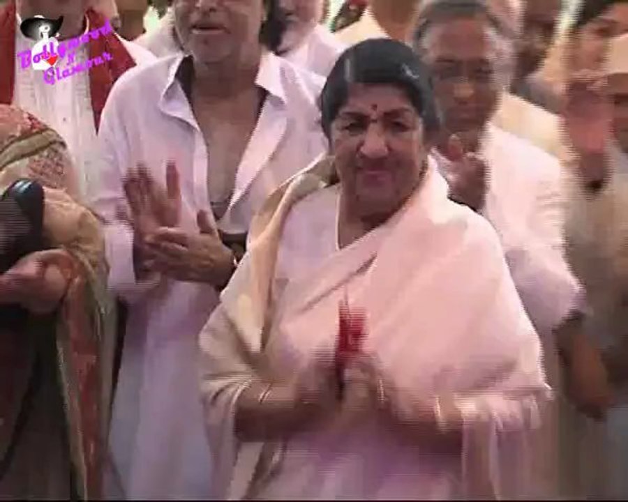 Lata Mangeshkar at the launch of''Vishwa Shanti Sangeet Kala Academy''