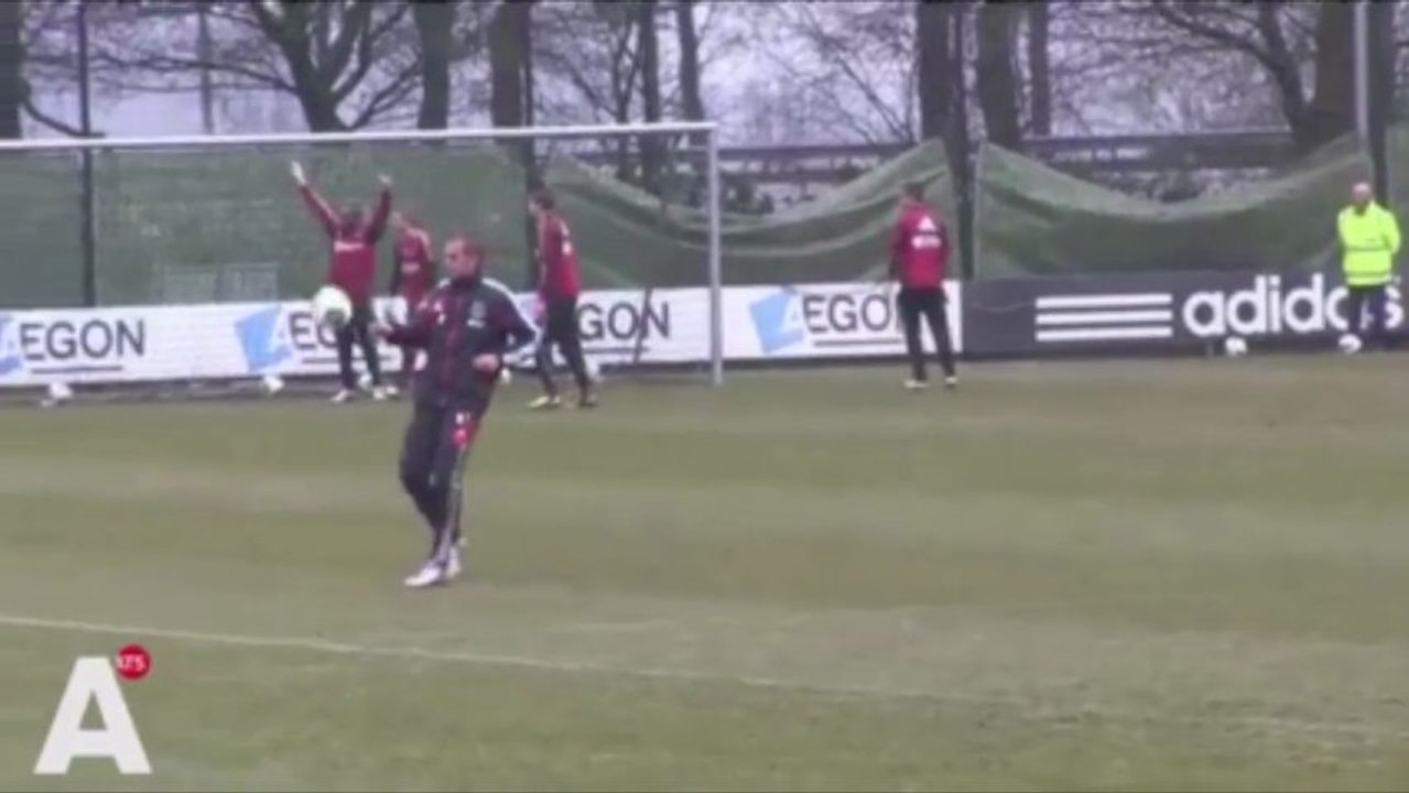 Quand l'Ajax s'inspire de l'échauffement de Messi et Alves !