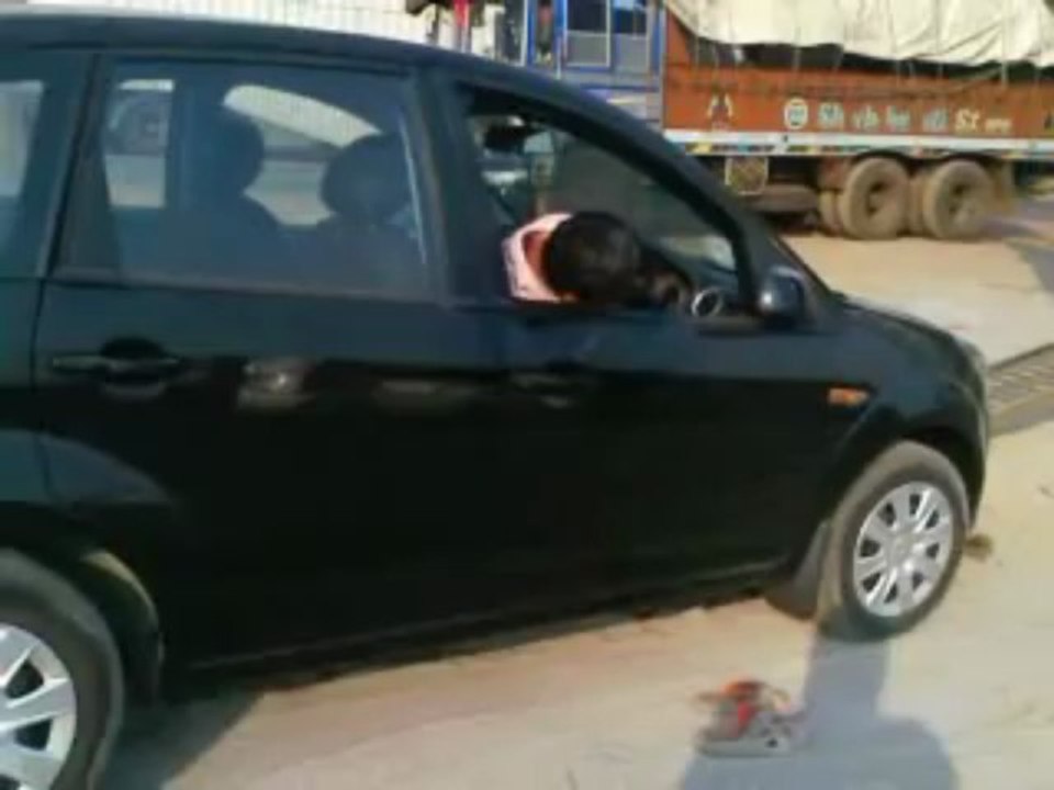 FIYAT PALIO CAR LOADING BY C L S PACKERS & MOVERS JAMSHEDPUR JHARKHAND