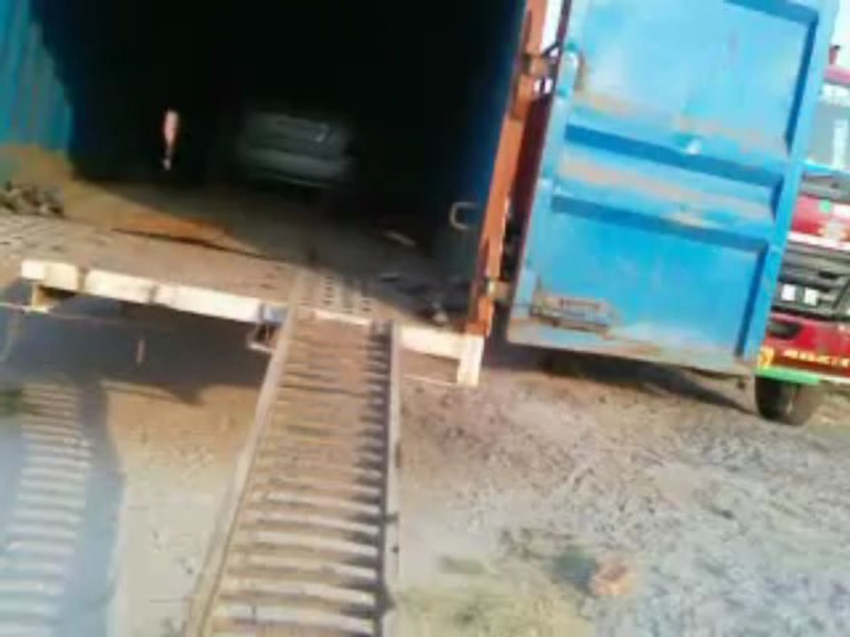 FORD & HONDA CAR LOADING BY  CL S PACKERS & MOVERS JAMSHEDPUR JHARKHAND