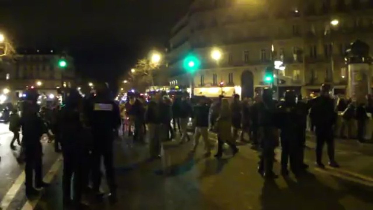 arrestation par deux policiers en civils