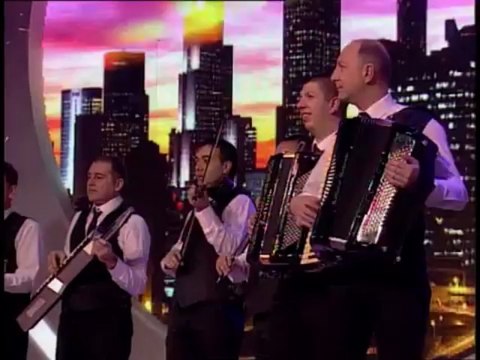 Milos Bojanic - Ima jedan grad - Grand Parada - (TV Pink 2013)