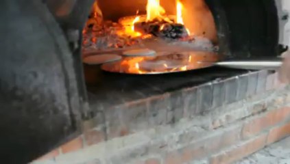 Les foués de la borderie cuits dans le four à bois