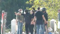 Κουκουλοφόροι επιτίθενται στους διαδηλωτές , 20 10 2011