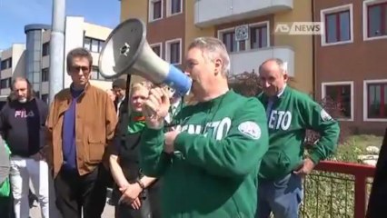 CAOS LEGA : 35 ESPULSI, PROTESTE E BOTTE