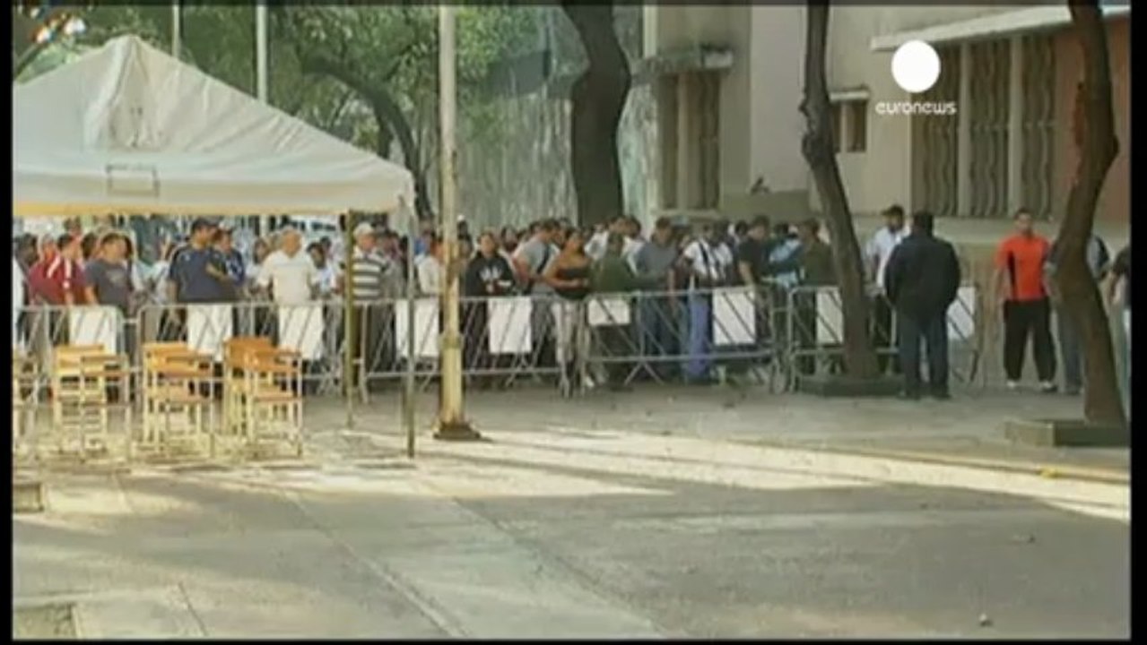 Los colegios electorales abren sus puertas en V...