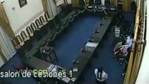 Stupro in Parlamento, deputato boliviano abusa di donna delle pulizie ubriaca