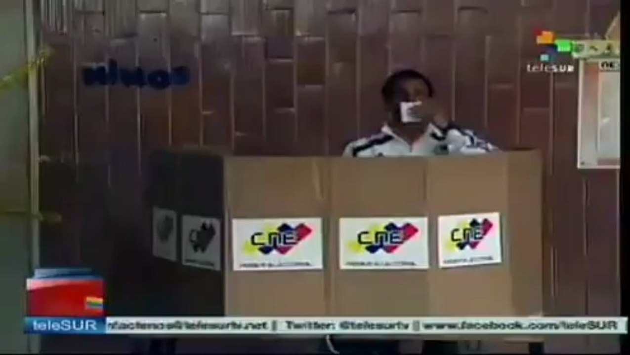 Henrique Capriles llamó a votar "en avalancha"