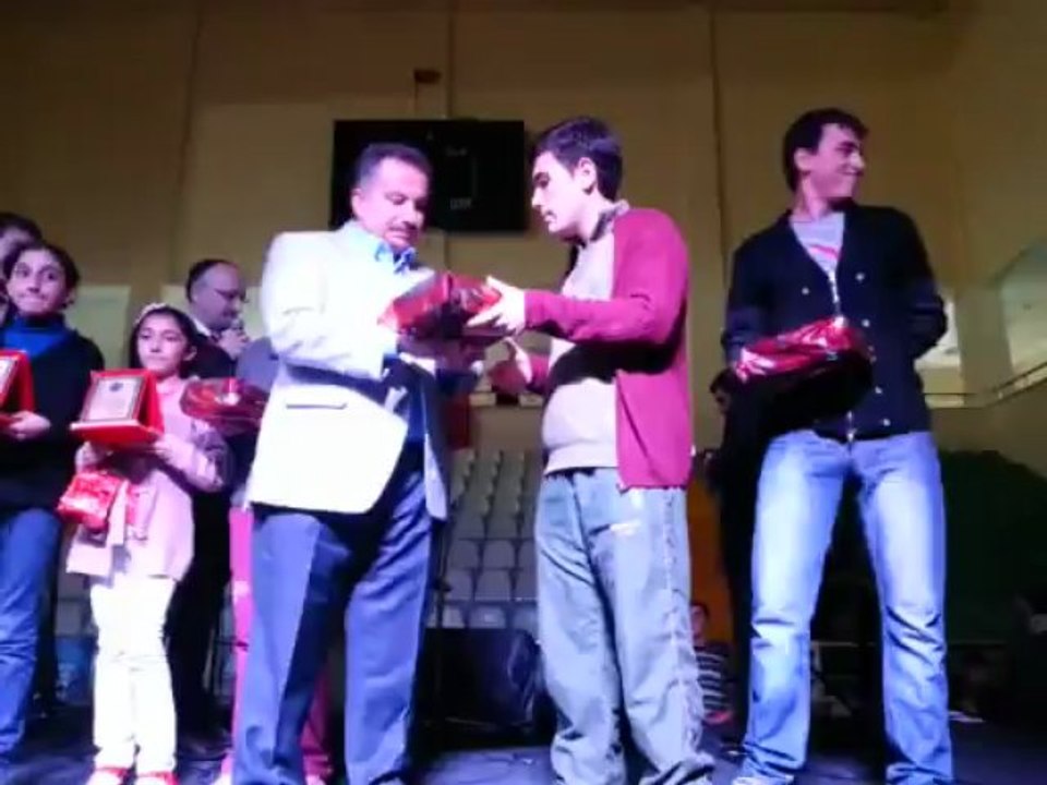 Plaket ve Hediye Takdimleri