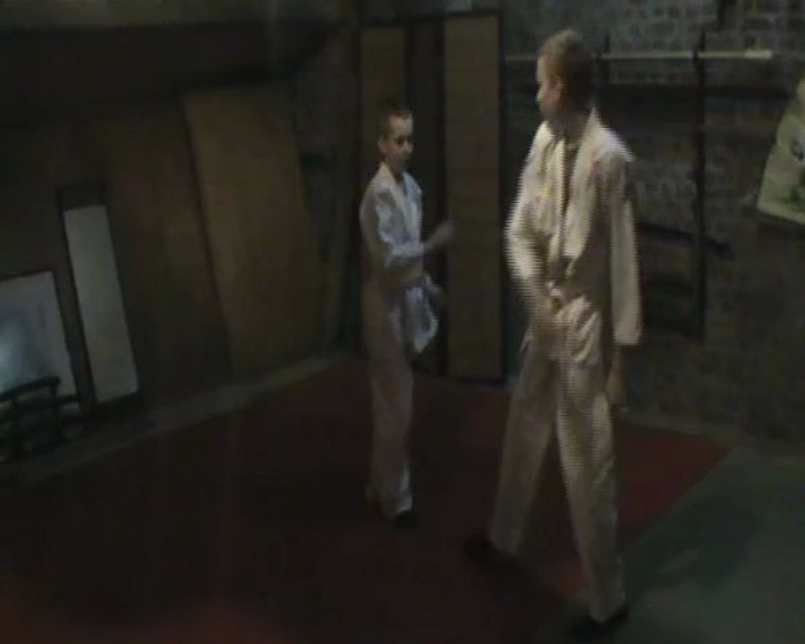 Gyaku kesa keri : kote gaeshi (kihon)