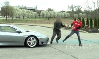 Pisser sur une Ferrari (Caméra Cachée)