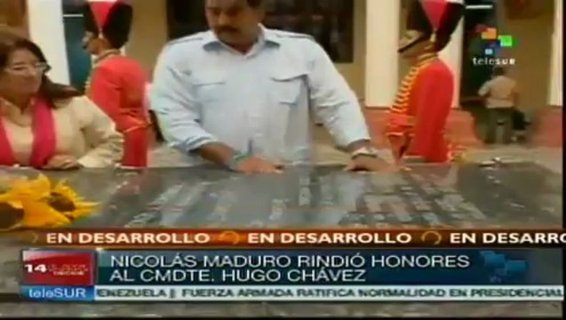 Maduro rindió tributo a Chávez en el Cuartel de la Montaña