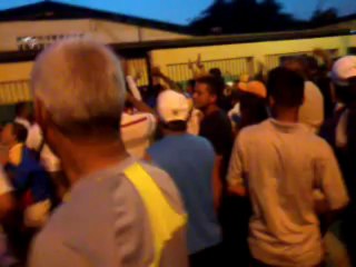 Votantes exigen en Barcelona entrar a auditorias militares no dejan