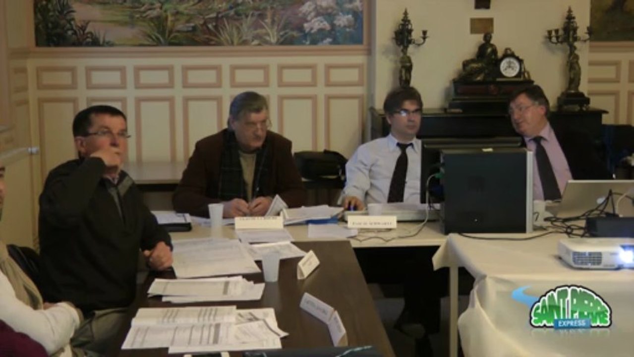 Saint-Pierre du Vauvray : la 1ère adjointe, madame Kaaouche, parle indemnités