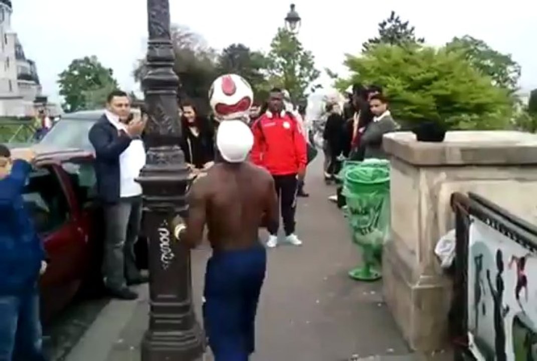 FOOT & SPECTACLE :  CE JEUNE A UN TALENT INCROYABLE, À VOUS DE JUGER !!!