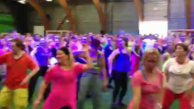 ZUMBA FITNESS DAY AVEC SANDRA ZUMBA . TONIGHT FRANCE PARTENAIRE