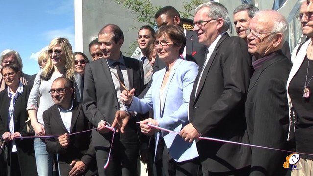 La Ministre des sports Valérie Fourneyron inaugure les nouvelles tribunes de Domec et reparle de l'affaire Cahuzac.