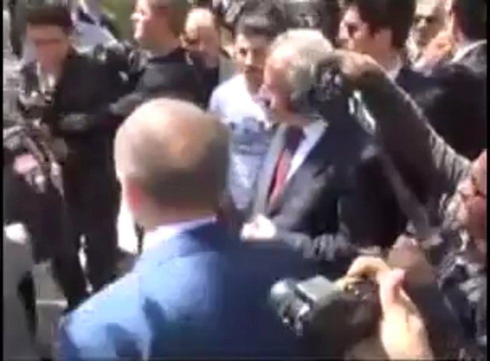 Hasta kızdan bakana yardım tepkisi Ben dilenci değilim.