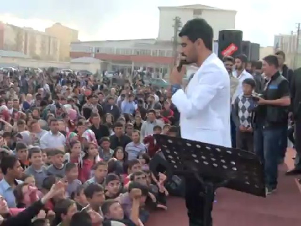 efe ağrı belediyesi kurtuluş konserinde
