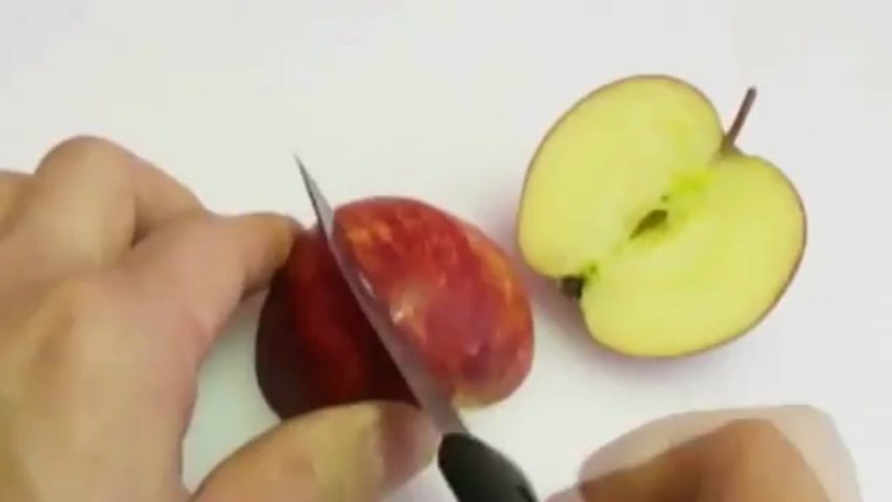 Fruit carving, la nuova mania dell'intaglio vegetale che impazza nei ristoranti e sul web