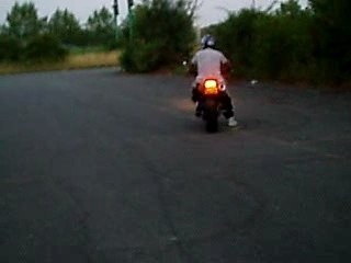 Moi en Hornet wheel et stoppie
