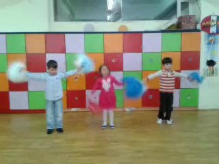 okul öncesi  yatcaz kalkcaz gösteri provası