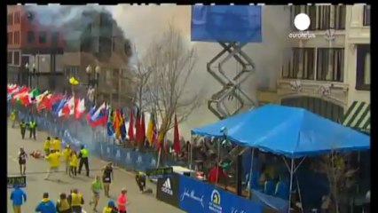 Geleneksel Boston Maratonu patlayan bombalarla kana bulandı