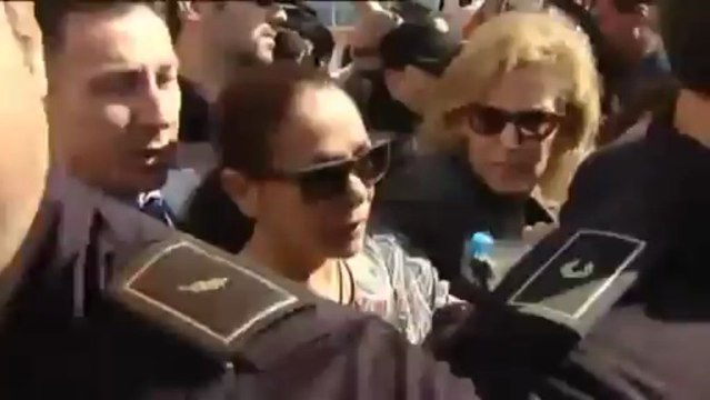 Reacciones al caos a la salida de los juzgados de Isabel Pantoja