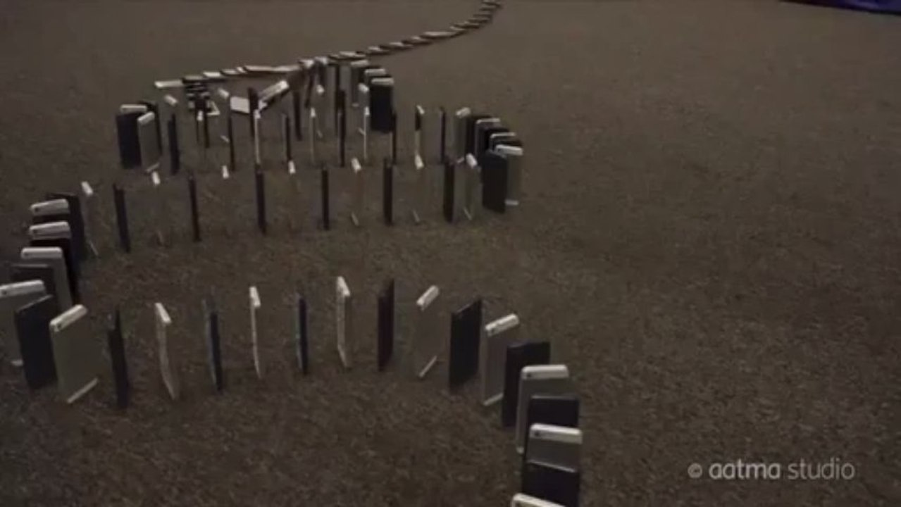 Avec des iPhone 5, ils ont réalisé une véritable chute de dominos