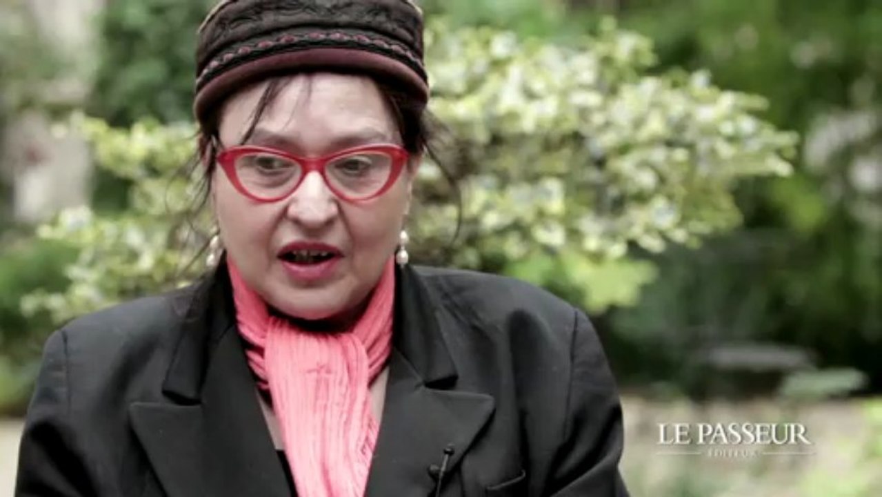La Passion secrète d'une reine - Henriette Chardak - vidéo auteur 1 - Une femme contemporaine.