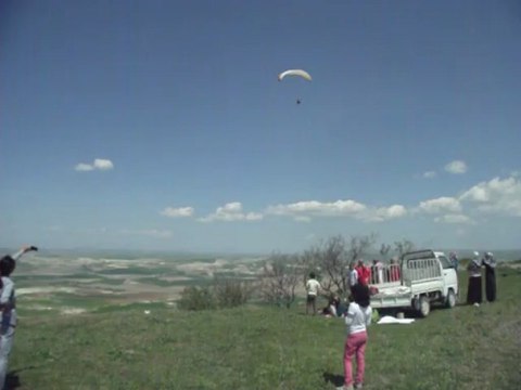 Karababa Tepesi Yamaç Paraşütü