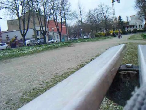 Zouzouille apprend a faire du bycloune ih ih