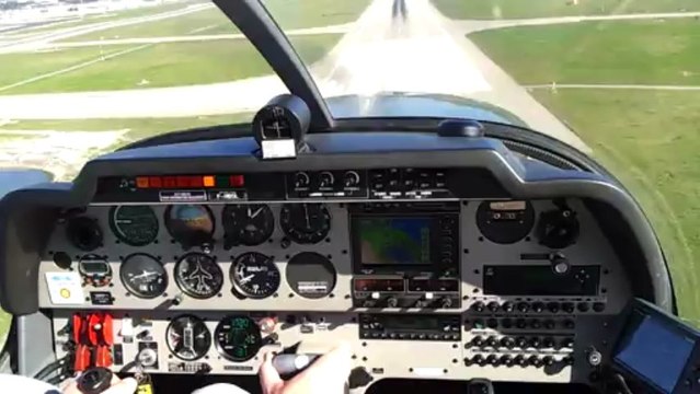 Atterrissage Marseille-Provence (LFML) en DR400 piste 13R