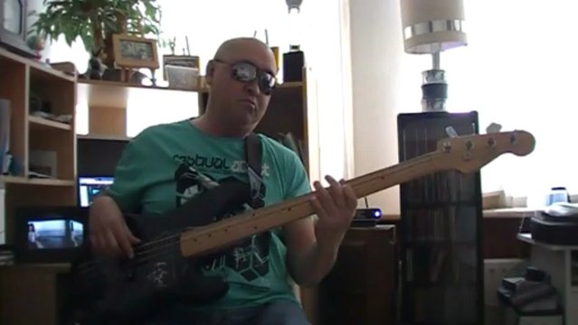Suzie Q Creedence Clearwater Revival basscover Bob Roha