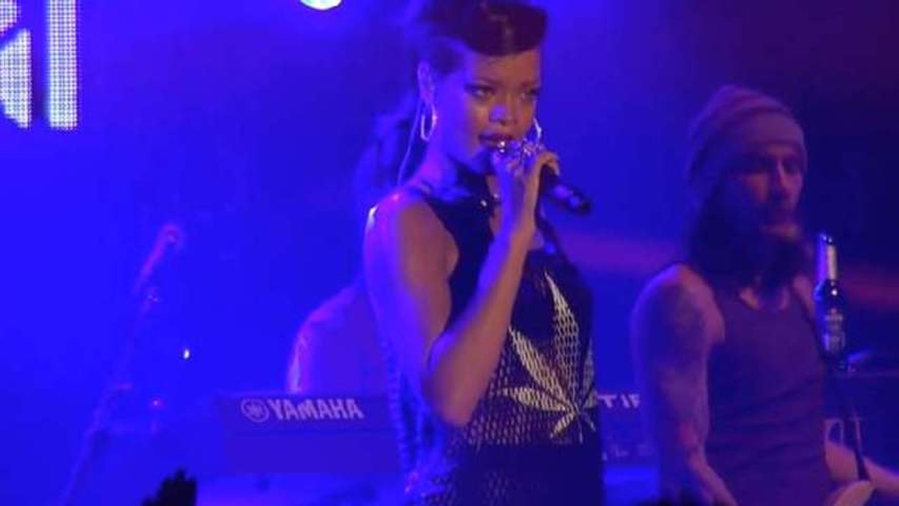 Rihanna Cancels Concert Due to Illness