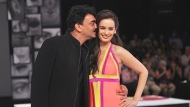 Evelyn Sharma Walks for Wendell Rodricks @ Blenders Pride Fashion Tour 2012