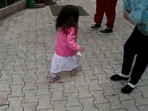 ILONA ANNIVERSAIRE 2ANS JOUE