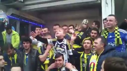 Küçük Fener'li Çocuğun Şovu (Eskişehir maçı öncesi Nazlı da ) 14.04.2013