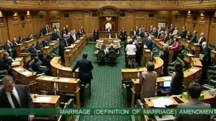 Chant maori au parlement pour célécrer la légalisation du mariage homosexuelle
