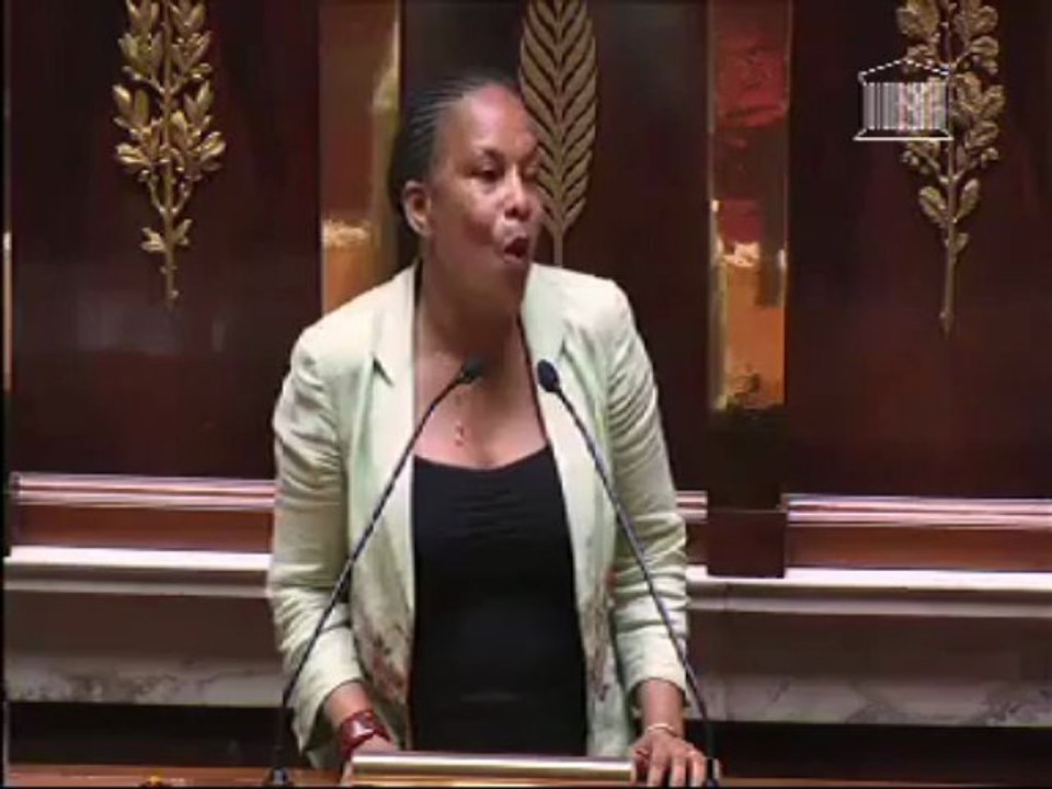 Taubira ouvre le débat à l'Assemblée avec "le Temps des cerises"
