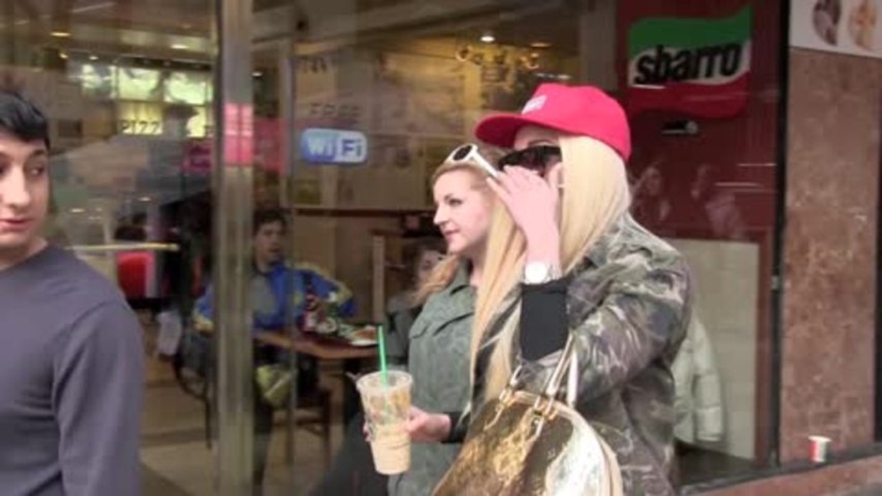 Look, Amanda Bynes Has a Friend