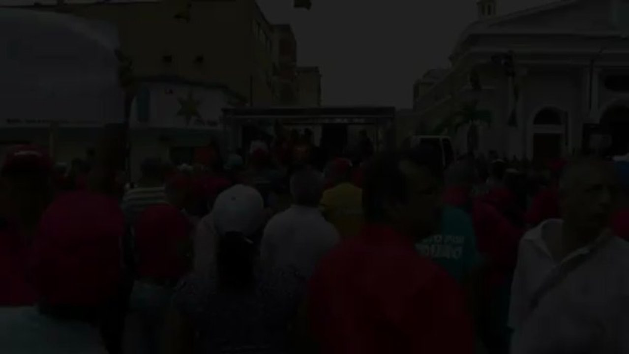Crece presión a Capriles
