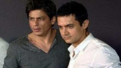 Aamir Khan gets DISTRACTED by Shahrukh Khan
