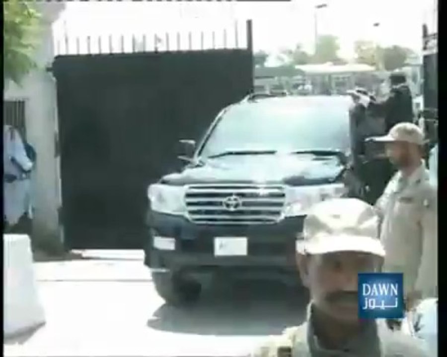 Musharraf fleeing from the court