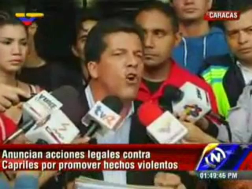 Familiares de víctimas denuncian a Capriles por desatar violencia fascistas ante fiscalía