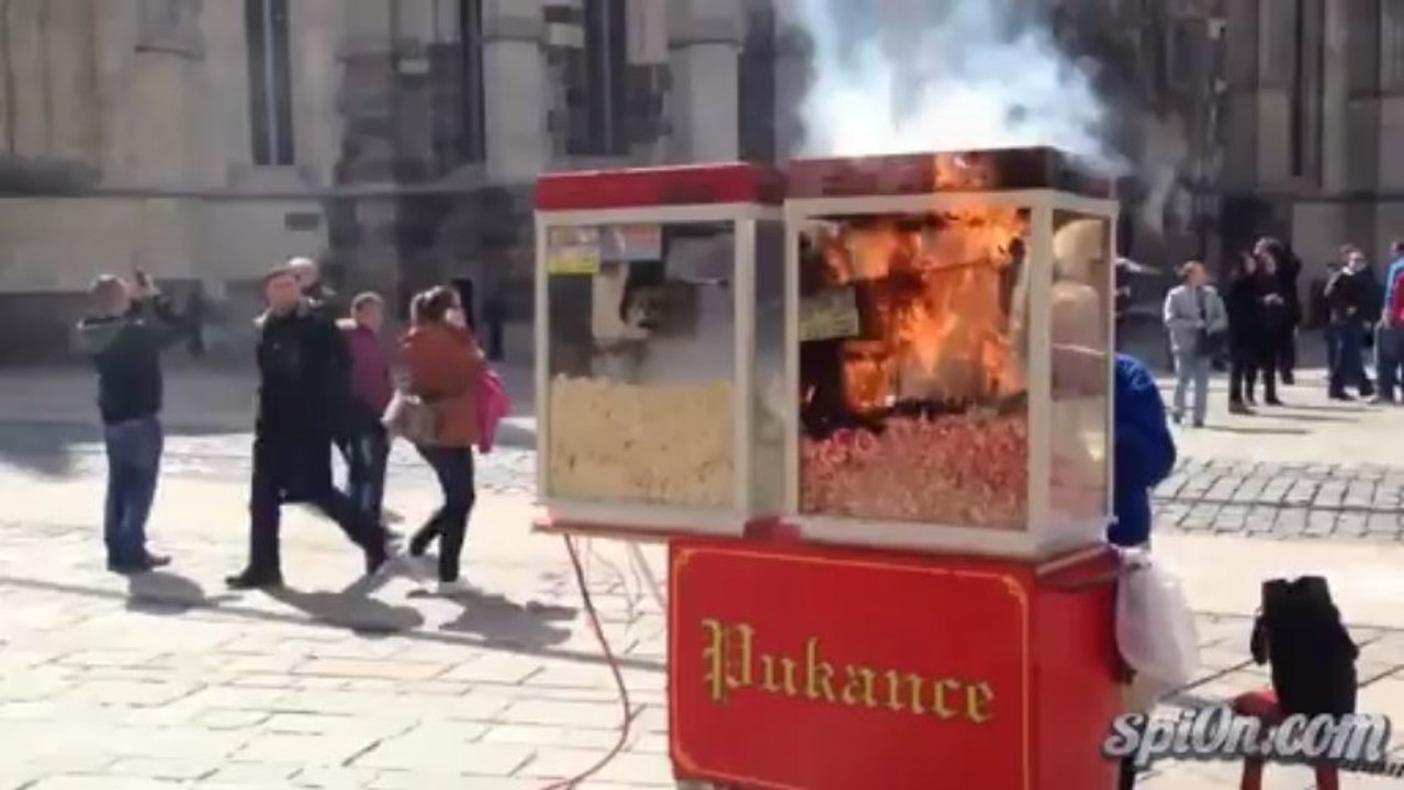 Machine de Popcorn en feu