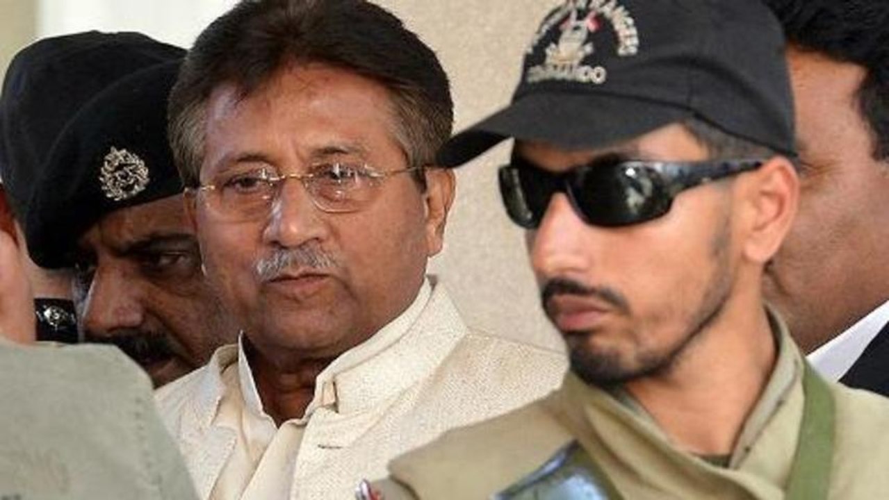 Pakistan court orders Musharraf's arrest