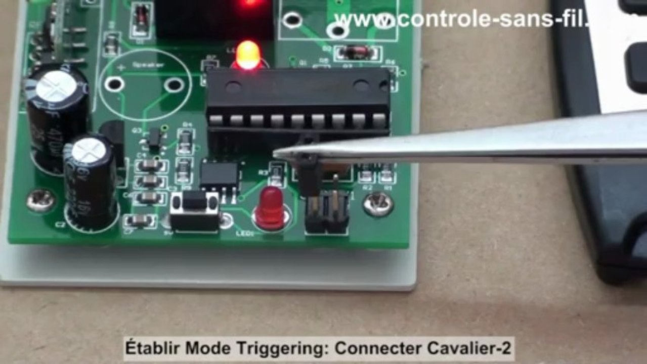 Comment opérer un Interruteur Sans Fil Avec Télécommande Étanche 12V 24V CC 1 Voie 3 Modes 2 Boutons